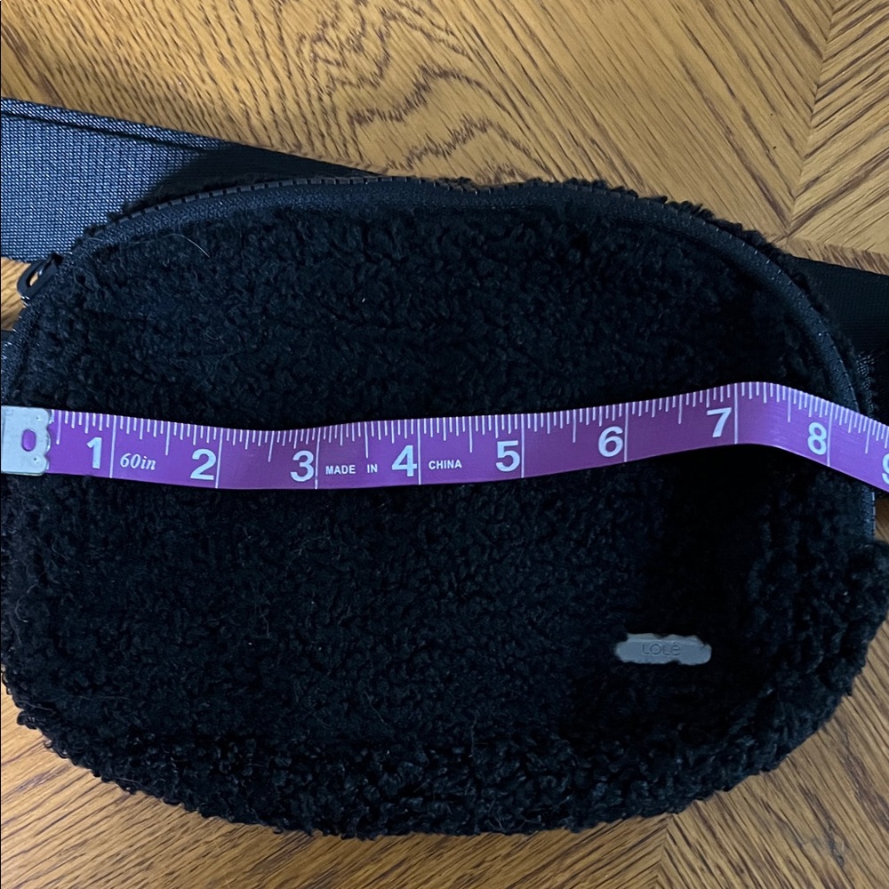 Lole Black Sherpa Mini Belt Bag NWOT - Picture 9 of 12